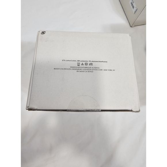 Calvin Klein 3 Slim Short Sleeve V-necks - Picture 5 of 5